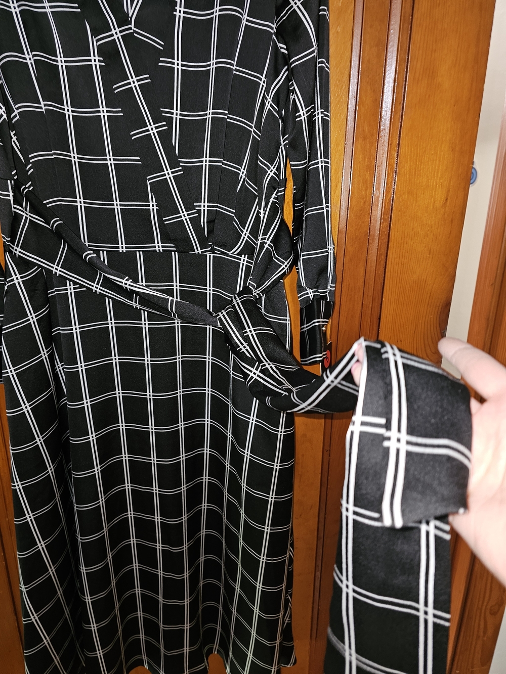 Tahari ASL Black & White Windowpane Wrap Midi Dress 14 NWT - Picture 5 of 8